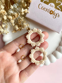 Pampilles ORIA couronne de coquillages couleur beige + pampilles perle d'eau douce - boucles d’oreilles interchangeables