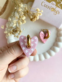 Pampilles ASTRID réversibles rose pâle, recto métallisé et verso motifs coeurs blancs - boucles d’oreilles interchangeables