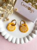 Pampilles BLOOMY, un petit soleil couleur jaune soleil et blanc - boucles d’oreilles interchangeables