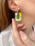 Pampilles ÉZIA marbré jaune mangue, vert tropical, bleu ciel et doré - boucles d’oreilles interchangeables