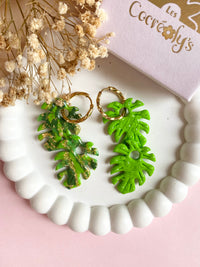 Pampilles SIA feuille de monstera effet marbré ou effet gouttelettes - boucles d’oreilles interchangeables