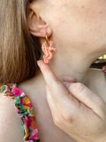Pampilles CAMILIA hippocampe corail strié pailleté - boucles d’oreilles interchangeables