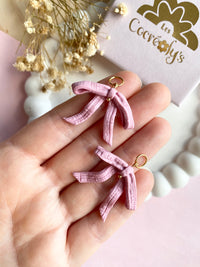 Pampilles BONNIE noeud effet ruban rose poudré - boucles d’oreilles interchangeables