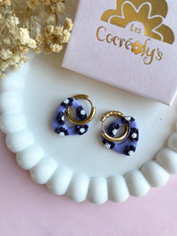 Pampilles AMBRE réversibles bleu lavande avec motifs fleurs prunes - boucles d’oreilles interchangeables