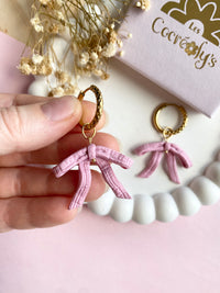 Pampilles BONNIE noeud effet ruban rose poudré - boucles d’oreilles interchangeables
