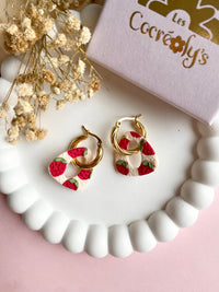 Pampilles AMBRE réversibles écru avec motifs fraises - boucles d’oreilles interchangeables