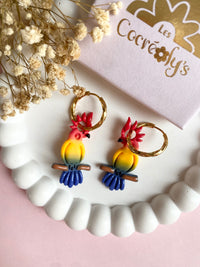 Pampilles LÉON perroquets rouge jaune bleu ou perroquets vert corail bleu lagon - boucles d’oreilles interchangeables