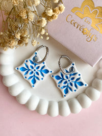 Pampilles JAYA mosaïque ondulé blanc bleu - boucles d’oreilles interchangeables