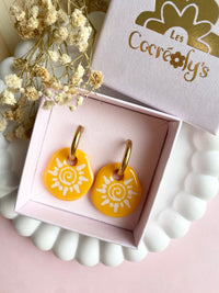 Pampilles BLOOMY, un petit soleil couleur jaune soleil et blanc - boucles d’oreilles interchangeables