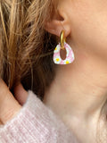 Pampilles AMBRE réversibles rose ou jaune avec motifs marguerites - boucles d’oreilles interchangeables