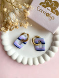 Pampilles ÉZIA à rayures bleu dragée, marine, lavande, lilas et blanc nacré - boucles d’oreilles interchangeables