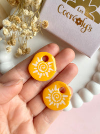 Pampilles BLOOMY, un petit soleil couleur jaune soleil et blanc - boucles d’oreilles interchangeables
