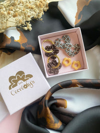 BOX FAUVE, Une box féline de 3 paires de Pampilles interchangeables + son foulard assorti