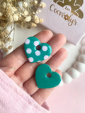 Pampilles INAYA réversibles vert émeraude avec motif à pois rose doux - boucles d’oreilles interchangeables