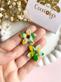 Pampilles TIARÉ marbré jaune mangue, vert tropical, bleu ciel et doré, réversibles - boucles d’oreilles interchangeables