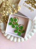 Pampilles NAÏA réversibles vert, recto métallisé coeur pailleté et verso motifs à pois blancs - boucles d’oreilles interchangeables
