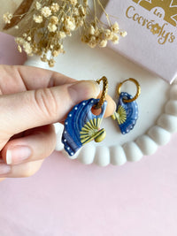 Pampilles MAÏNA éventail bleu strié - boucles d’oreilles interchangeables