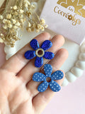 Pampilles NAÏA réversibles bleu, recto métallisé coeur pailleté et verso motifs à pois blancs - boucles d’oreilles interchangeables