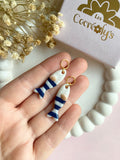 Pampilles PERLA petit poisson blanc nacré bleu marine et coquillage en relief - boucles d’oreilles interchangeables