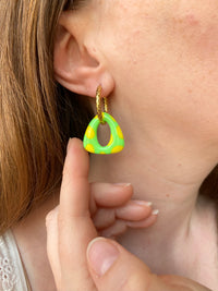 Pampilles AMBRE réversibles motifs rondelles de fruits, rose fluo ou vert fluo - boucles d’oreilles interchangeables