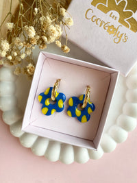 Pampilles FLORALIE réversibles motifs rondelles de fruits, jaune fluo ou bleu - boucles d’oreilles interchangeables