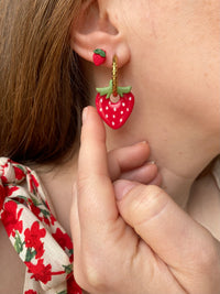 Pampilles fraise rouge à points blancs SERENA - boucles d’oreilles interchangeable