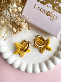 Pampilles DAPHNÉ étoile de mer réversibles couleur jaune mangue et doré - boucles d’oreilles interchangeables