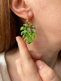 Pampilles SIA feuille de monstera effet marbré ou effet gouttelettes - boucles d’oreilles interchangeables