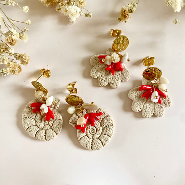 Puces d’oreilles pendante Coquillage JEANINE et Escargot HINA avec Coraux