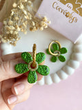 Pampilles NAÏA réversibles vert, recto métallisé coeur pailleté et verso motifs à pois blancs - boucles d’oreilles interchangeables