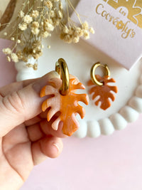 Pampilles SIA feuille de monstera marbré pailleté aux tons chauds - boucles d’oreilles interchangeables