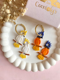 Pampilles LÉON perroquets blanc jaune ou perroquets bleu orange jaune - boucles d’oreilles interchangeables