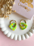Pampilles AMBRE réversibles motifs rondelles de fruits, rose fluo ou vert fluo - boucles d’oreilles interchangeables