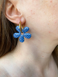 Pampilles NAÏA réversibles bleu, recto métallisé coeur pailleté et verso motifs à pois blancs - boucles d’oreilles interchangeables