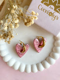 Pampilles ASTRID réversibles rose pâle, recto métallisé et verso motifs coeurs blancs - boucles d’oreilles interchangeables