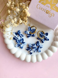Pampilles TIARÉ réversibles couleurs bleu marine, blanc - boucles d’oreilles interchangeables