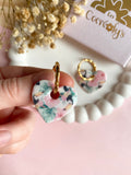 Pampilles INAYA motifs toucan hibiscus - boucles d’oreilles interchangeables