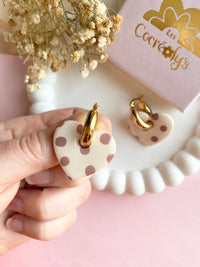 Pampilles INAYA réversibles beige avec motif à pois nude - boucles d’oreilles interchangeables