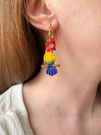 Pampilles LÉON perroquets rouge jaune bleu ou perroquets vert corail bleu lagon - boucles d’oreilles interchangeables