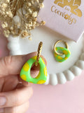 Pampilles AMBRE réversibles motifs rondelles de fruits, rose fluo ou vert fluo - boucles d’oreilles interchangeables