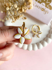 Pampilles TIARÉ rose tropical doré ou blanche dorée - boucles d’oreilles interchangeables