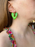 Pampilles ASTRID réversibles vert, recto métallisé et verso motifs coeurs blancs - boucles d’oreilles interchangeables