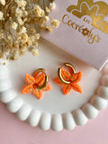 Pampilles DAPHNÉ étoile de mer réversibles couleur orange fluo et doré - boucles d’oreilles interchangeables