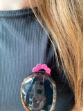 Pin's à lunettes - fleur rose tropical