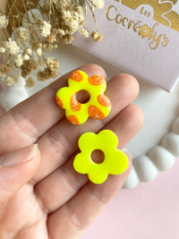 Pampilles FLORALIE réversibles motifs rondelles de fruits, jaune fluo ou bleu - boucles d’oreilles interchangeables