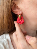 Pampilles PAULA hibiscus rouge ou jaune - boucles d’oreilles interchangeables