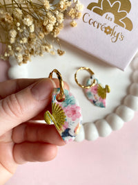 Pampilles MAÏNA éventail rose à points blancs ou motifs toucan hibiscus - boucles d’oreilles interchangeables