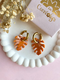 Pampilles SIA feuille de monstera marbré pailleté aux tons chauds - boucles d’oreilles interchangeables
