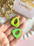 Pampilles AMBRE réversibles motifs rondelles de fruits, rose fluo ou vert fluo - boucles d’oreilles interchangeables