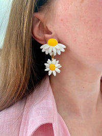 Puces d’oreilles Pendante Double Marguerite